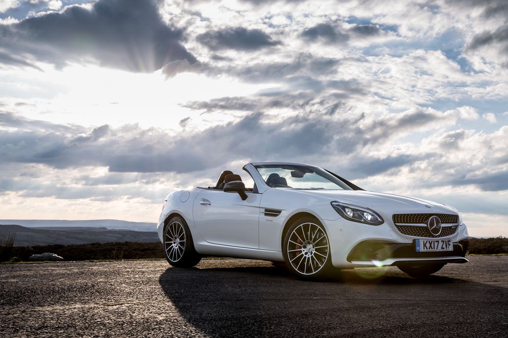 Mercedes-AMG SLC 43 e противоречив модел с мощност 362 коня